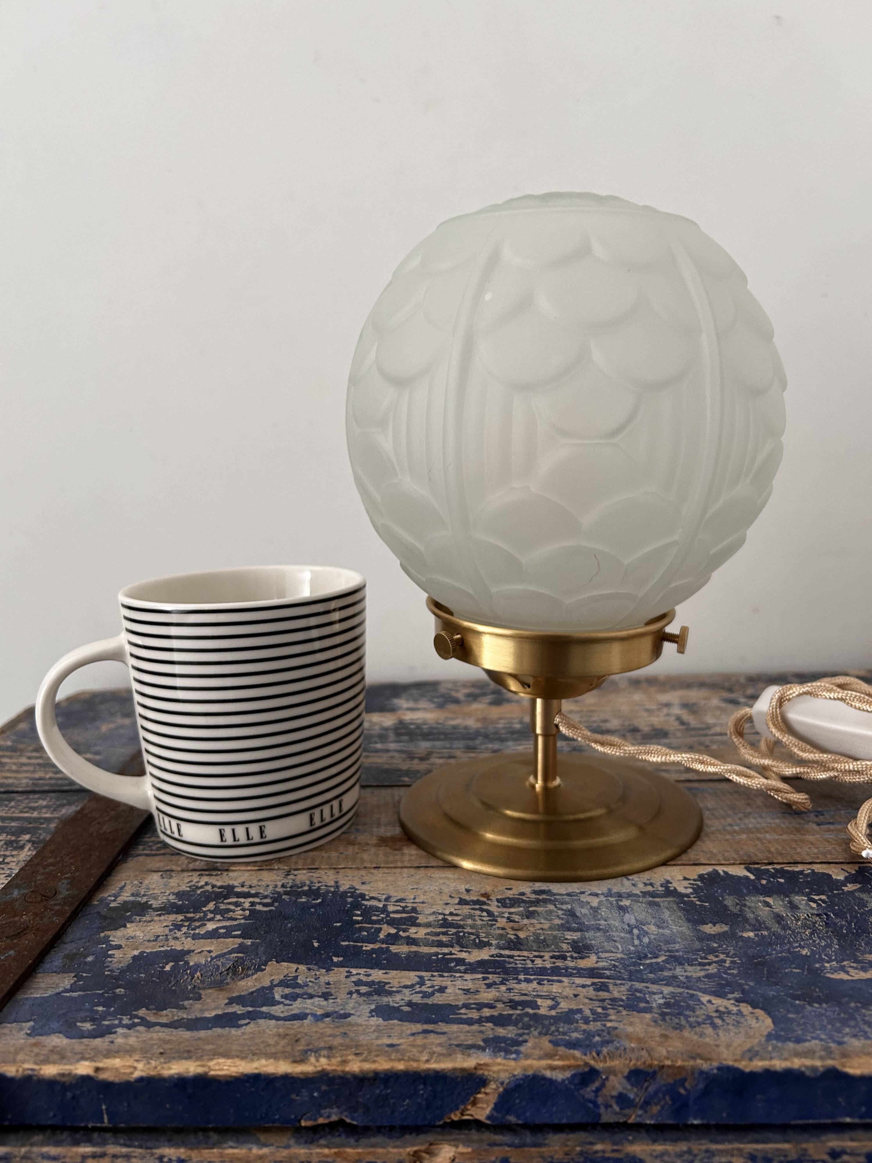 Art Deco globe table lamp