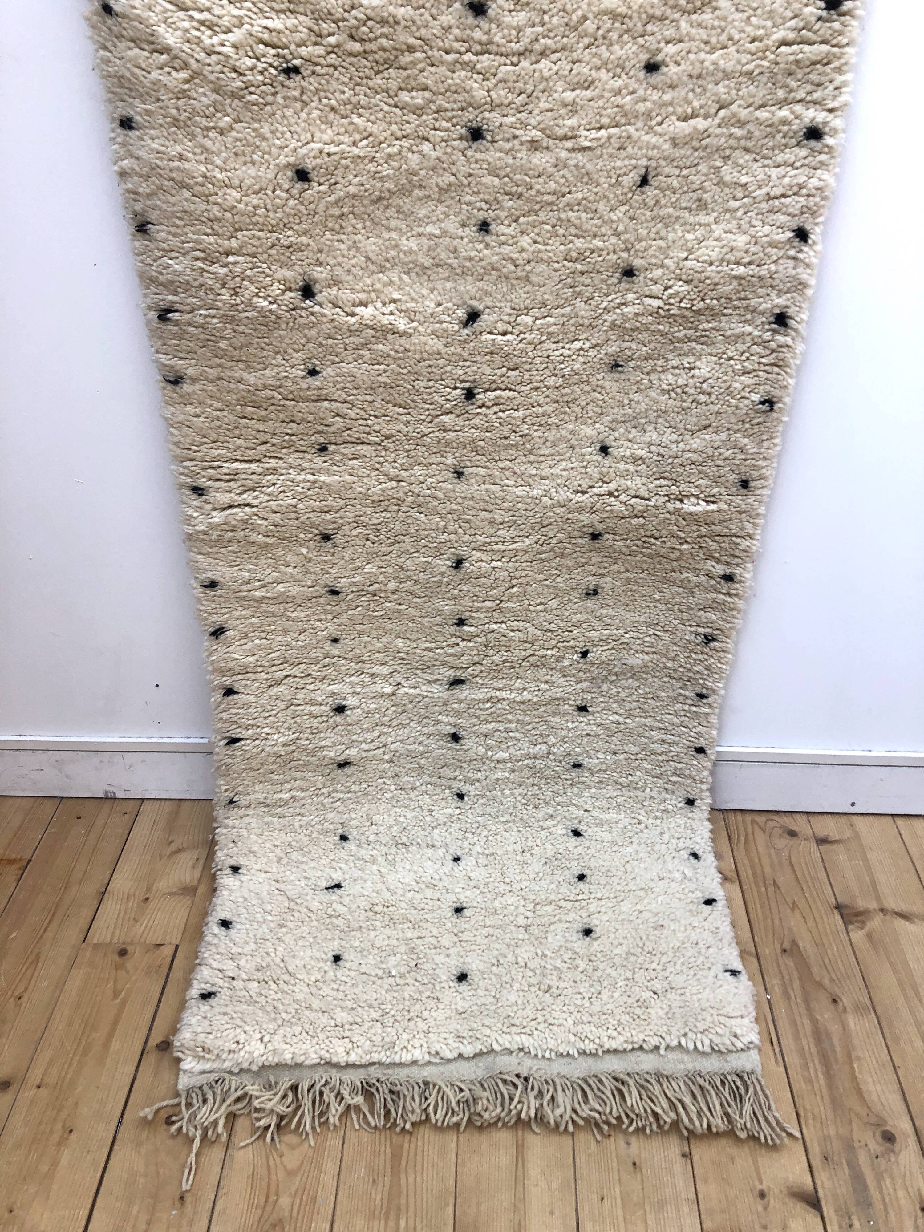 Moroccan Berber carpet corridor Beni Ouarain with black polka dots 2.97x0.77m