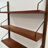 Wall unit by P. Cadobvius