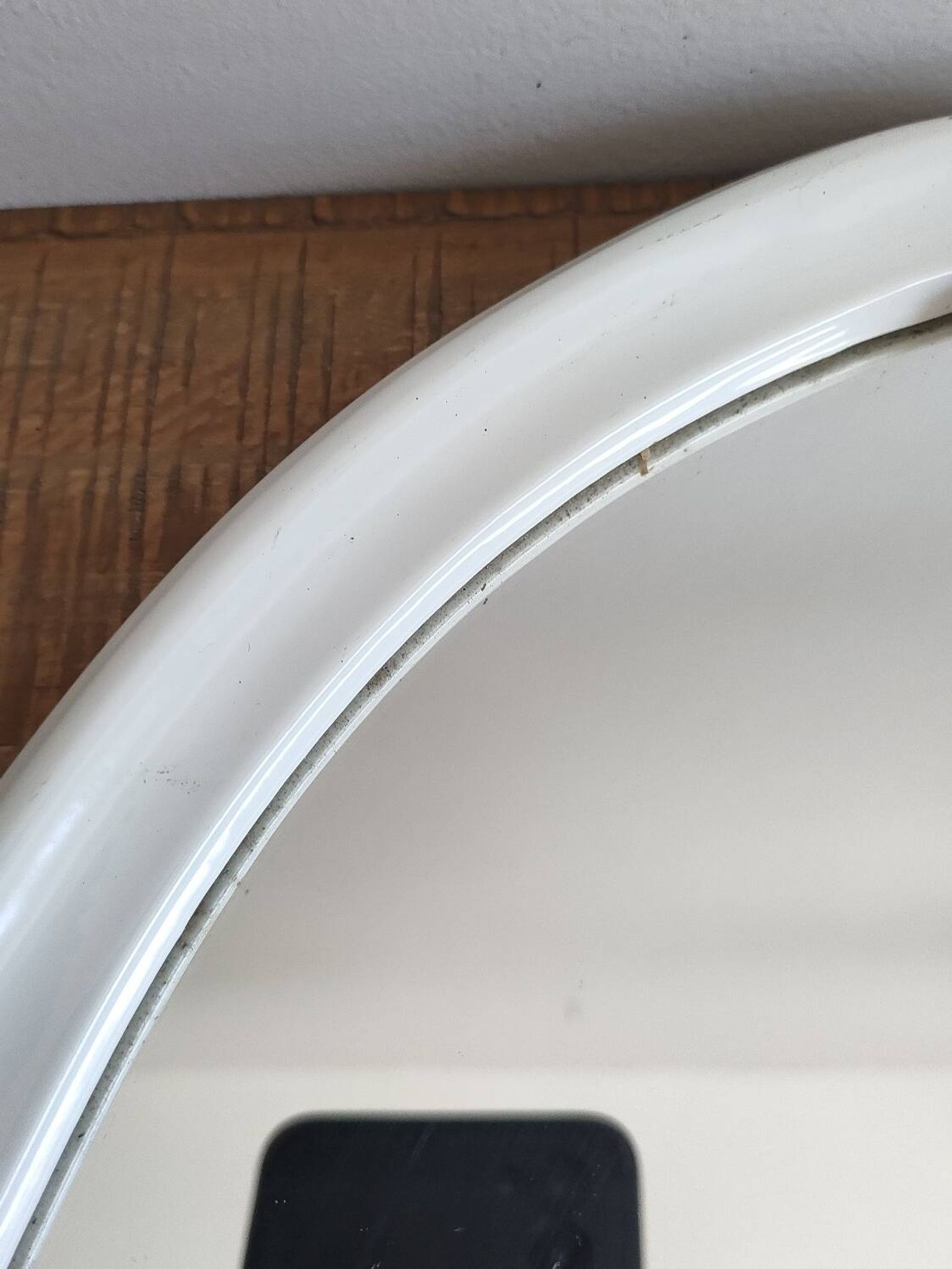 Ancien Miroir Ovale En Fonte - Blanc - Vintage - 48 x 38,5 cm.