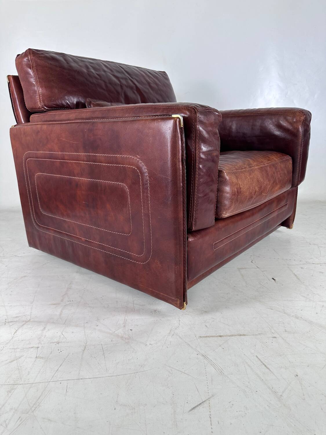 Pair of leather armchairs Roche Bobois