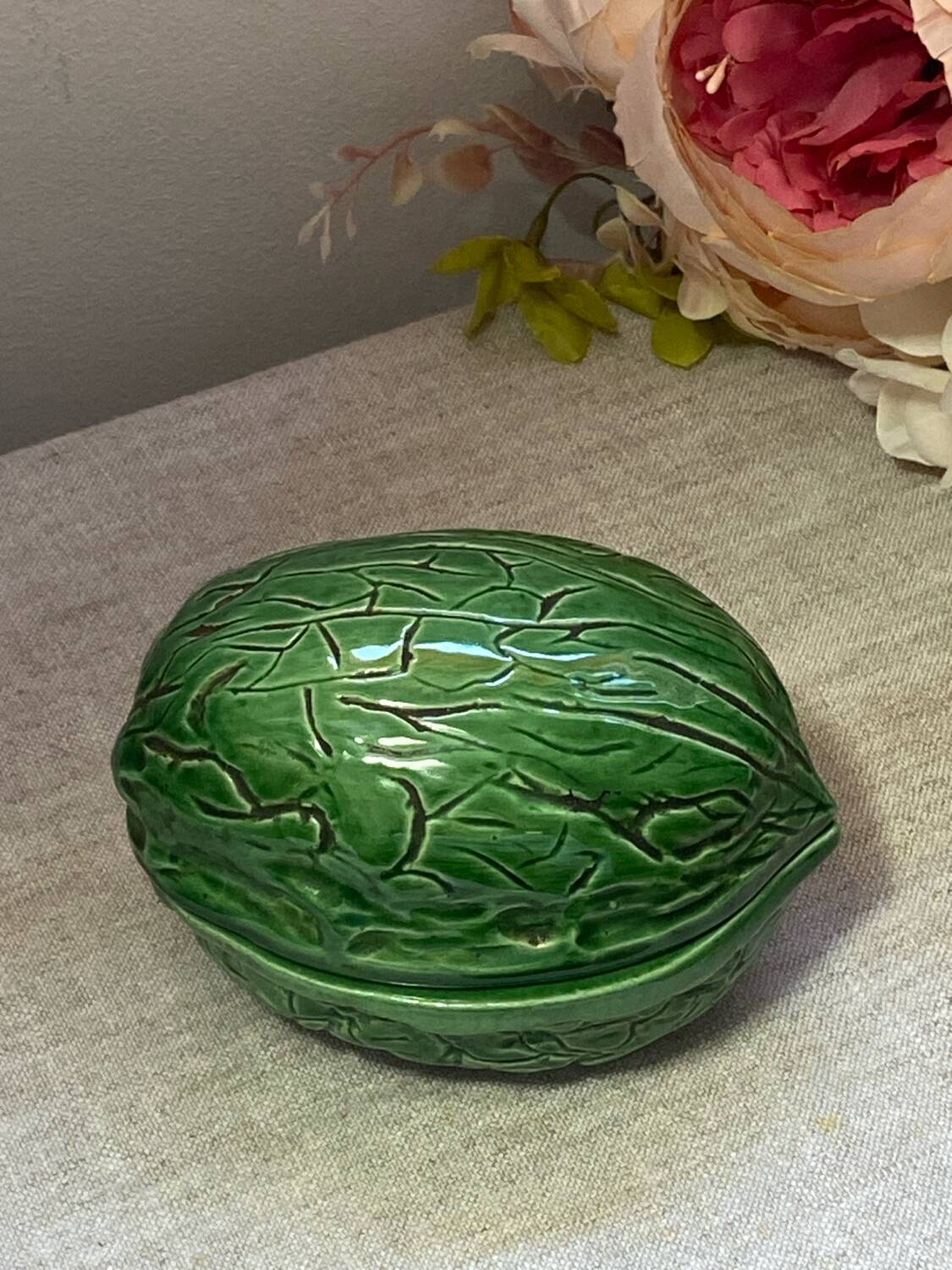 Ceramic nut-shaped candy box