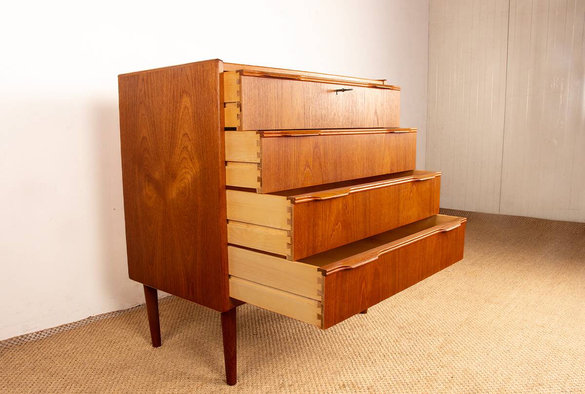 Commode Danoise 4 tiroirs en teck par Henning Jørgensen pour Fredericia.