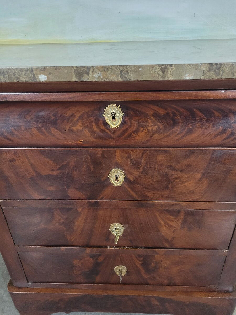 Small mahogany Louis Philippe chest of drawers