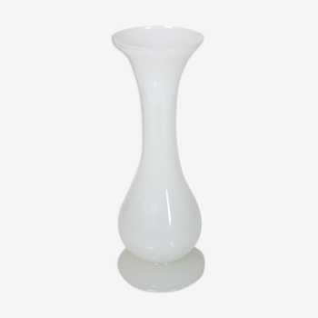 Vase soliflore opaline blanc vintage