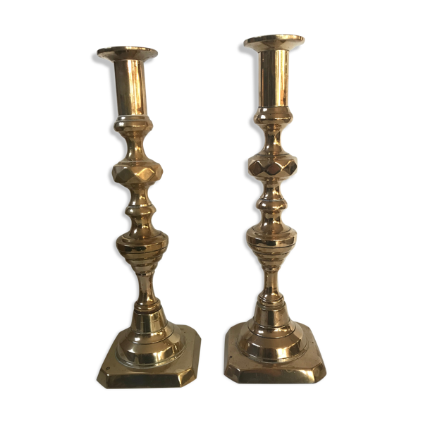 Paire de bougeoirs victoriens en bronze doré
