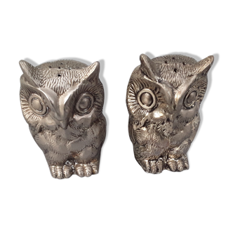 Metal owl salt & pepper shakers