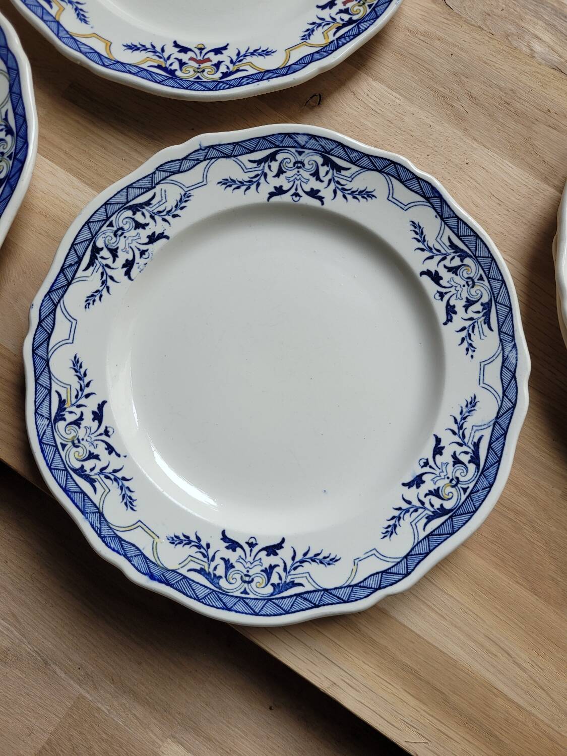 Set of 6 Villeray de Luneville dessert plates