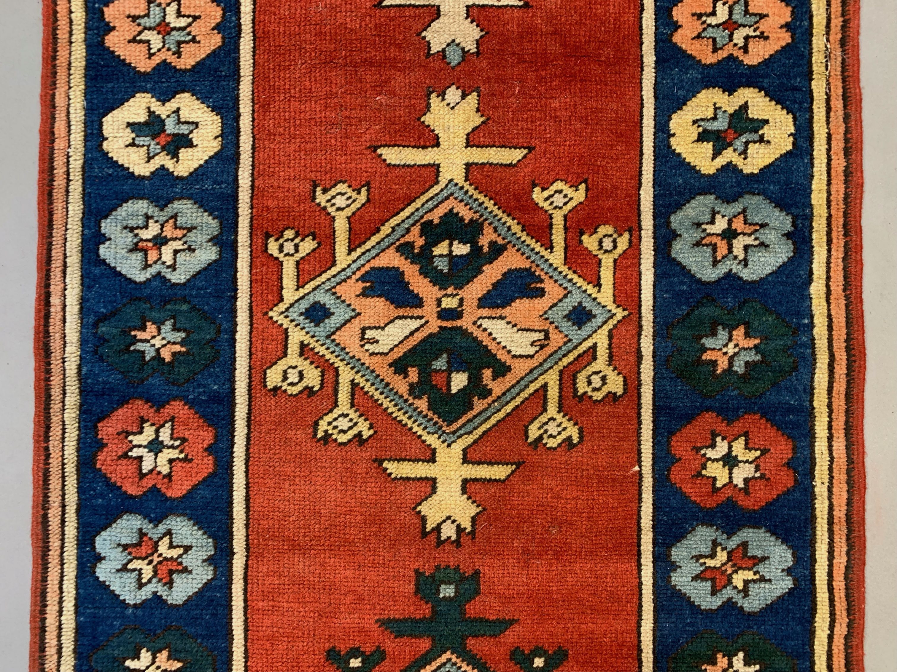 Vintage turkish runner 300x83 cm kazak rug, terracotta red, green, beige blue