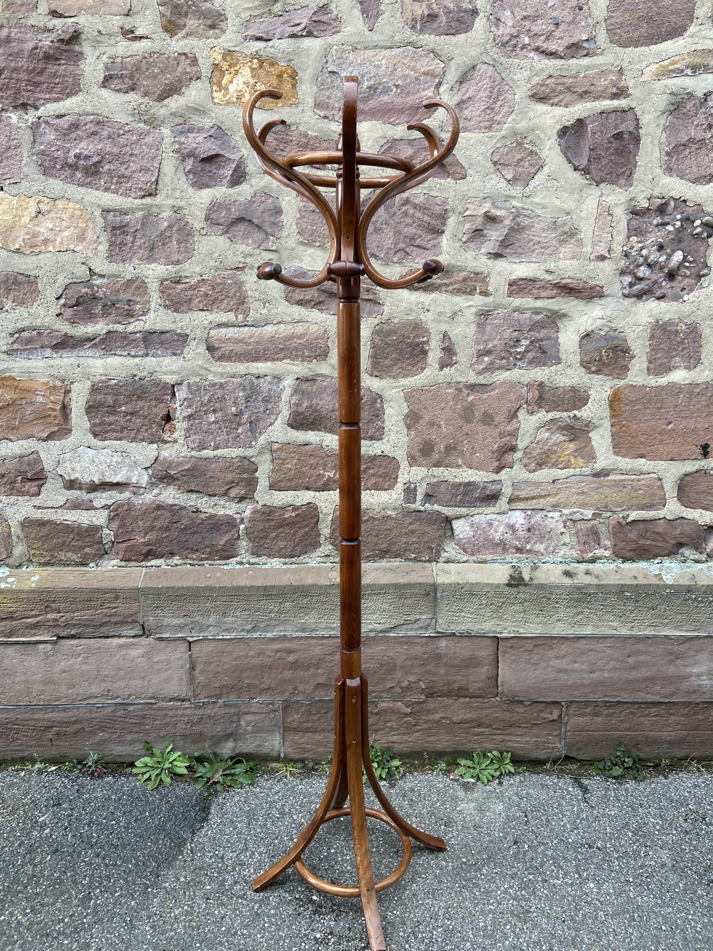Baumann bistro coat rack on vintage parrot stand 60/70s curved wood