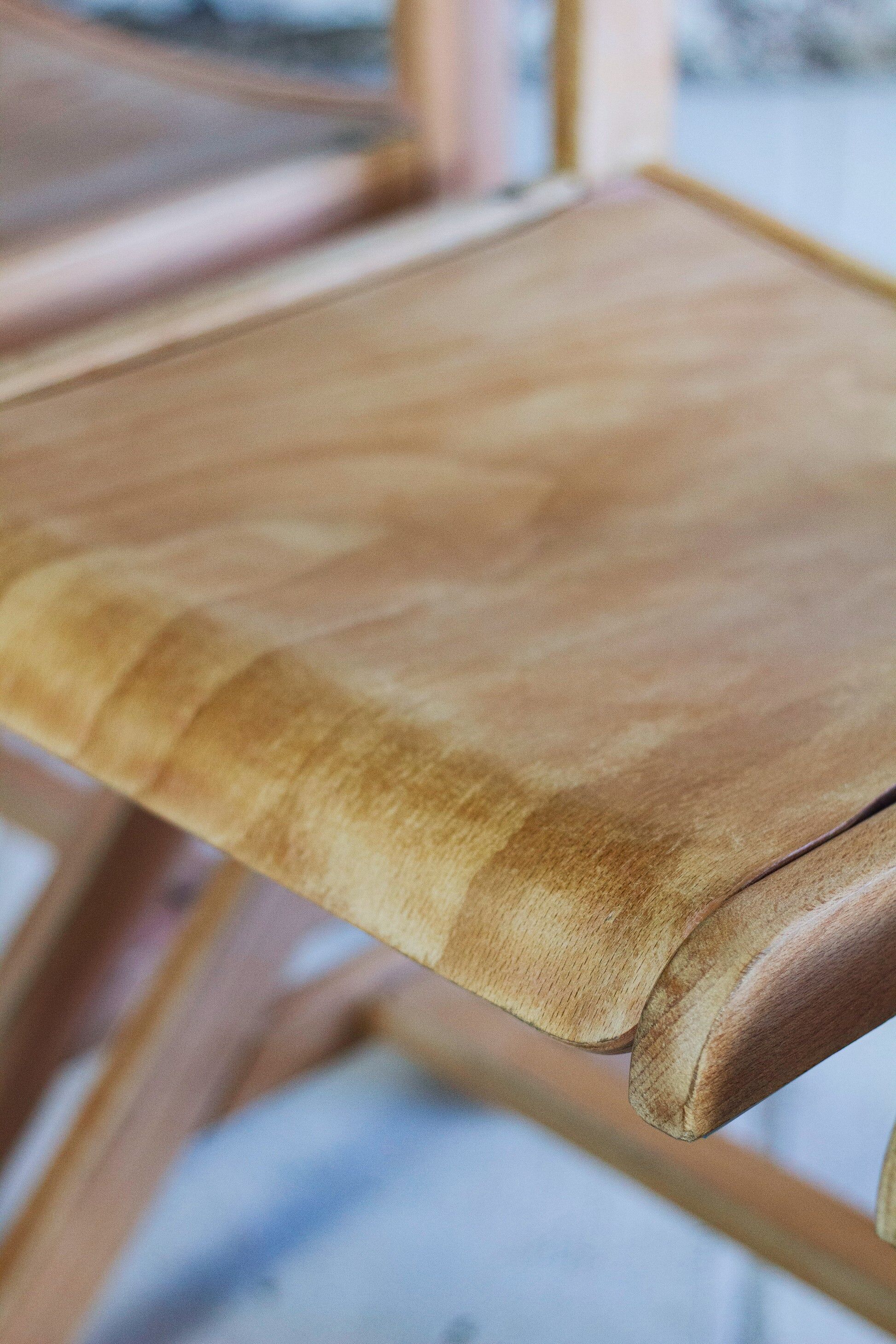 4 vintage canteen chairs in beech, 1980.