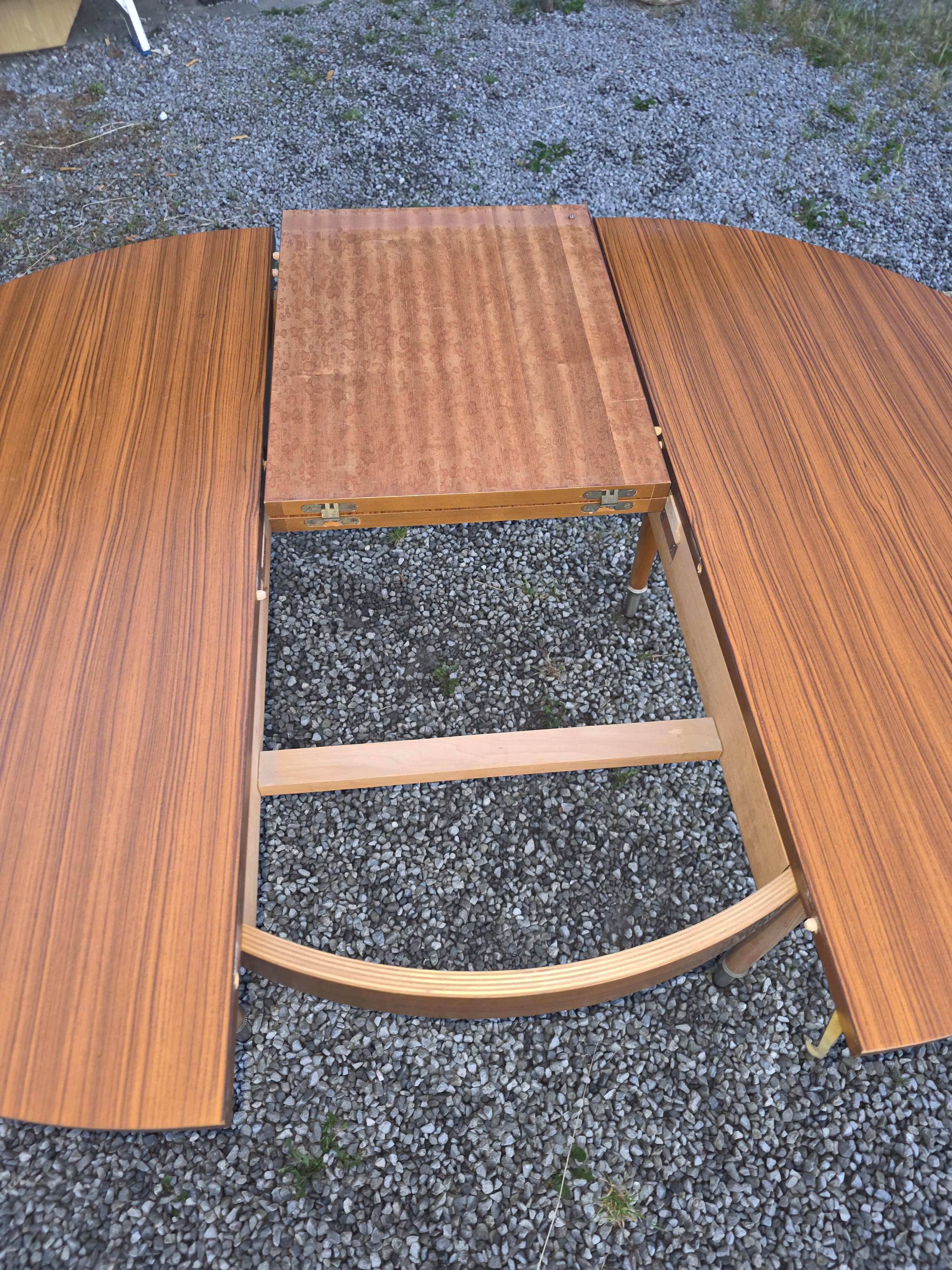 Table scandinave extensible en teck des années 60