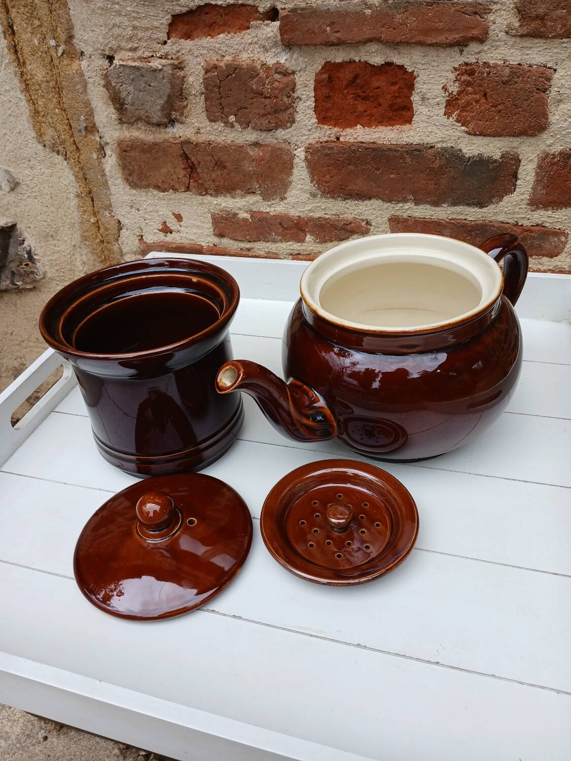 Old coffee maker with filter and 2 lids