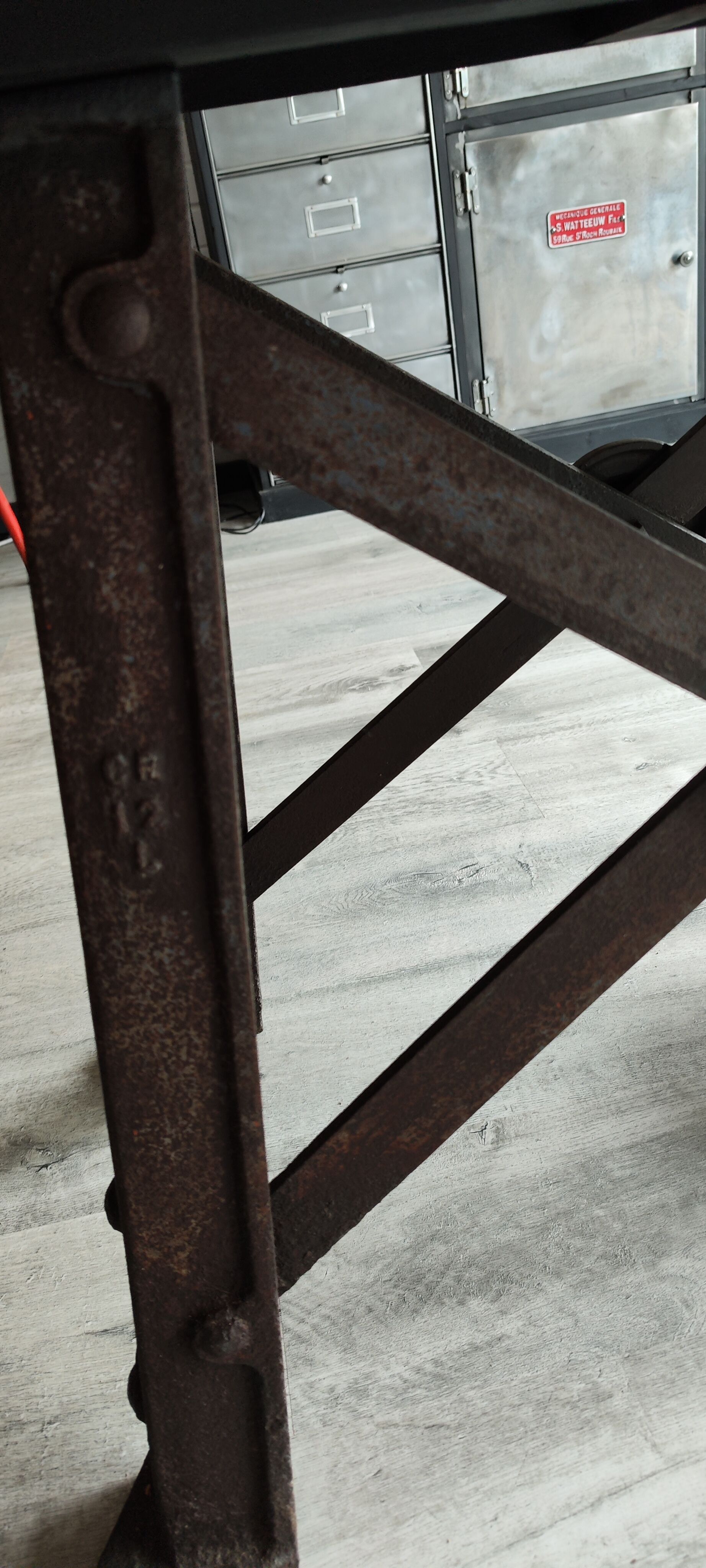 Industrial table top solid oak machine foot cast iron