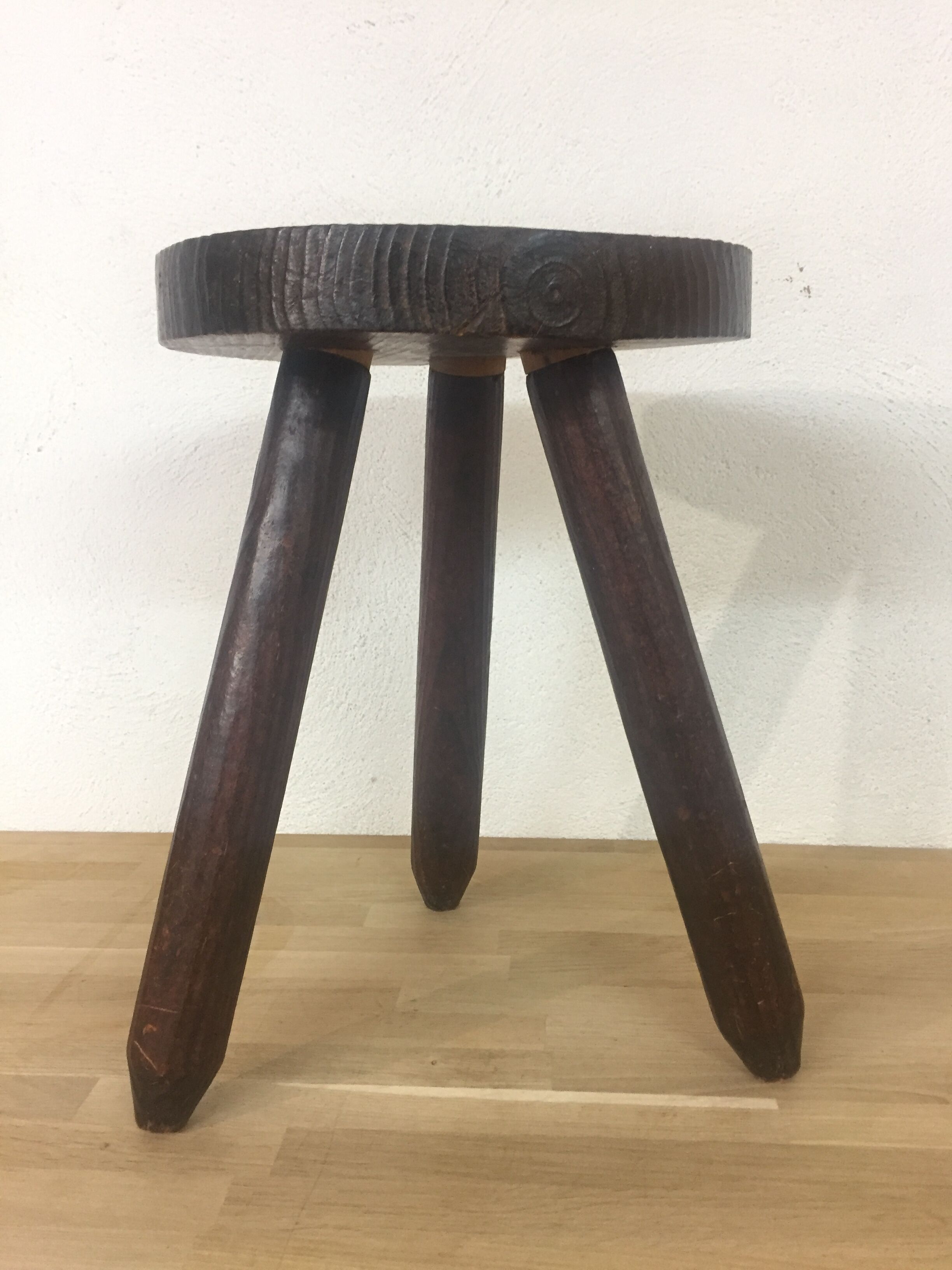 Vintage tripod tab, 1960