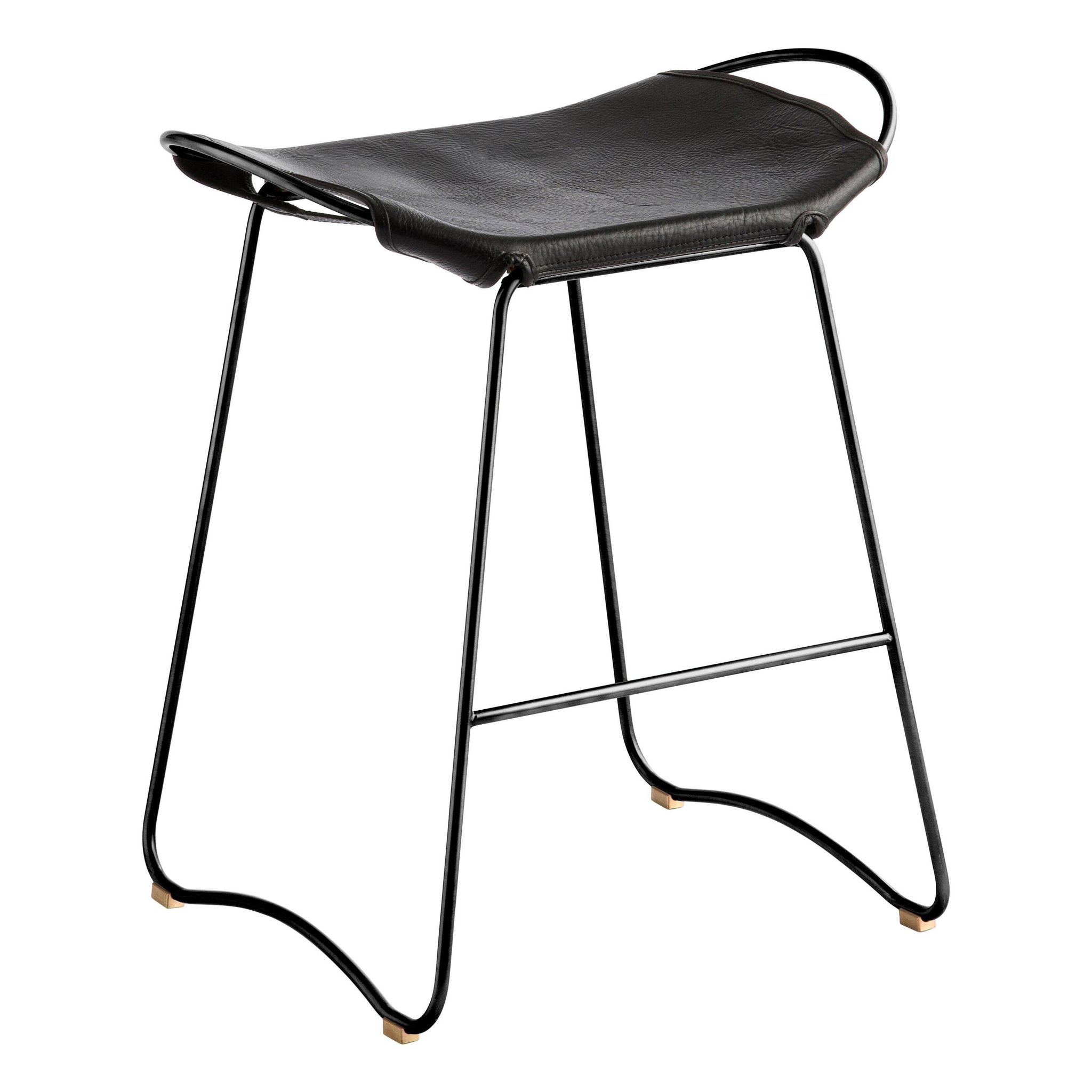 Tabouret de bar sculptural contemporain, métal noir fumé et cuir noir