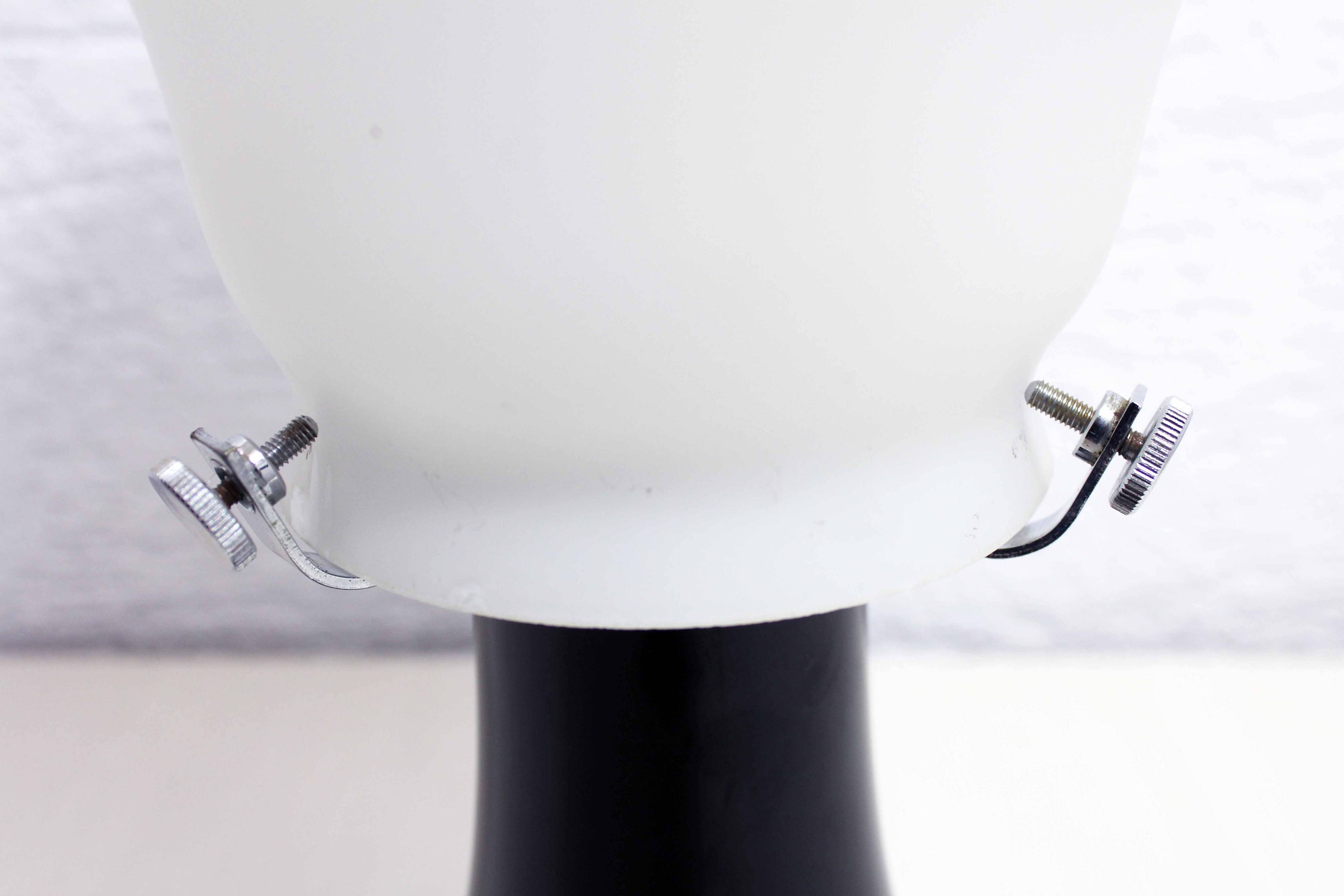 Lampe en forme d'ampoule tout de verre