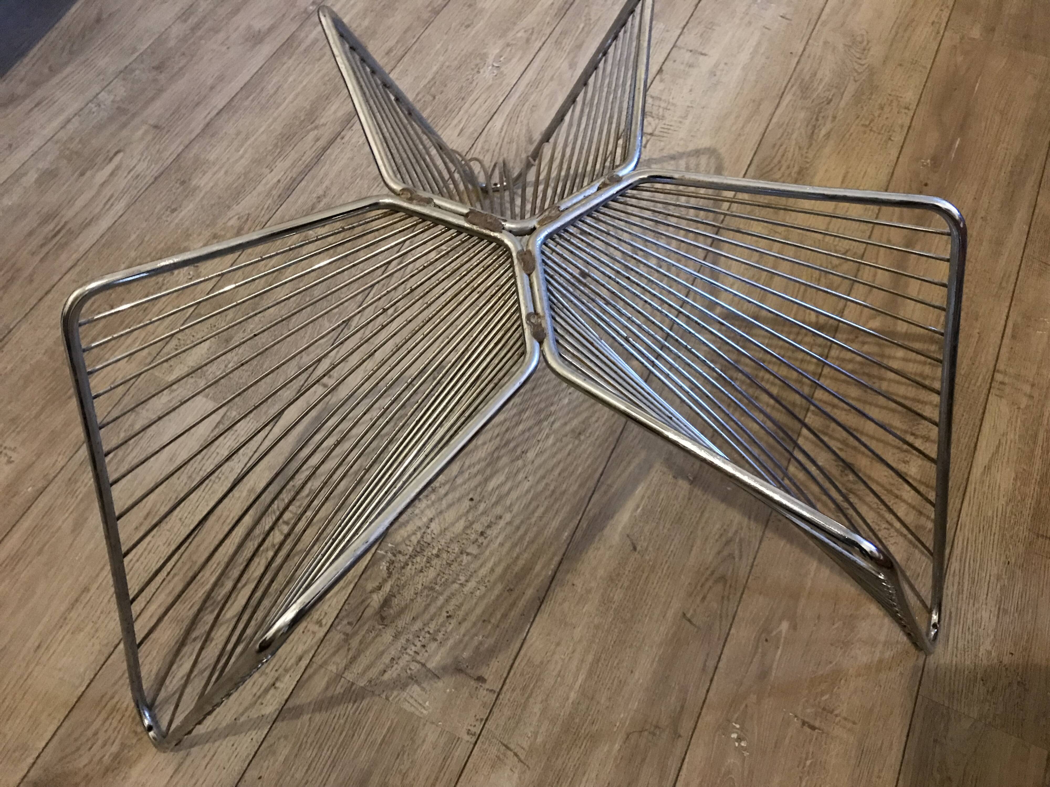 Vintage 1970's coffee table in chrome steel wire and smoked glass