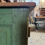 Buffet patiné vert