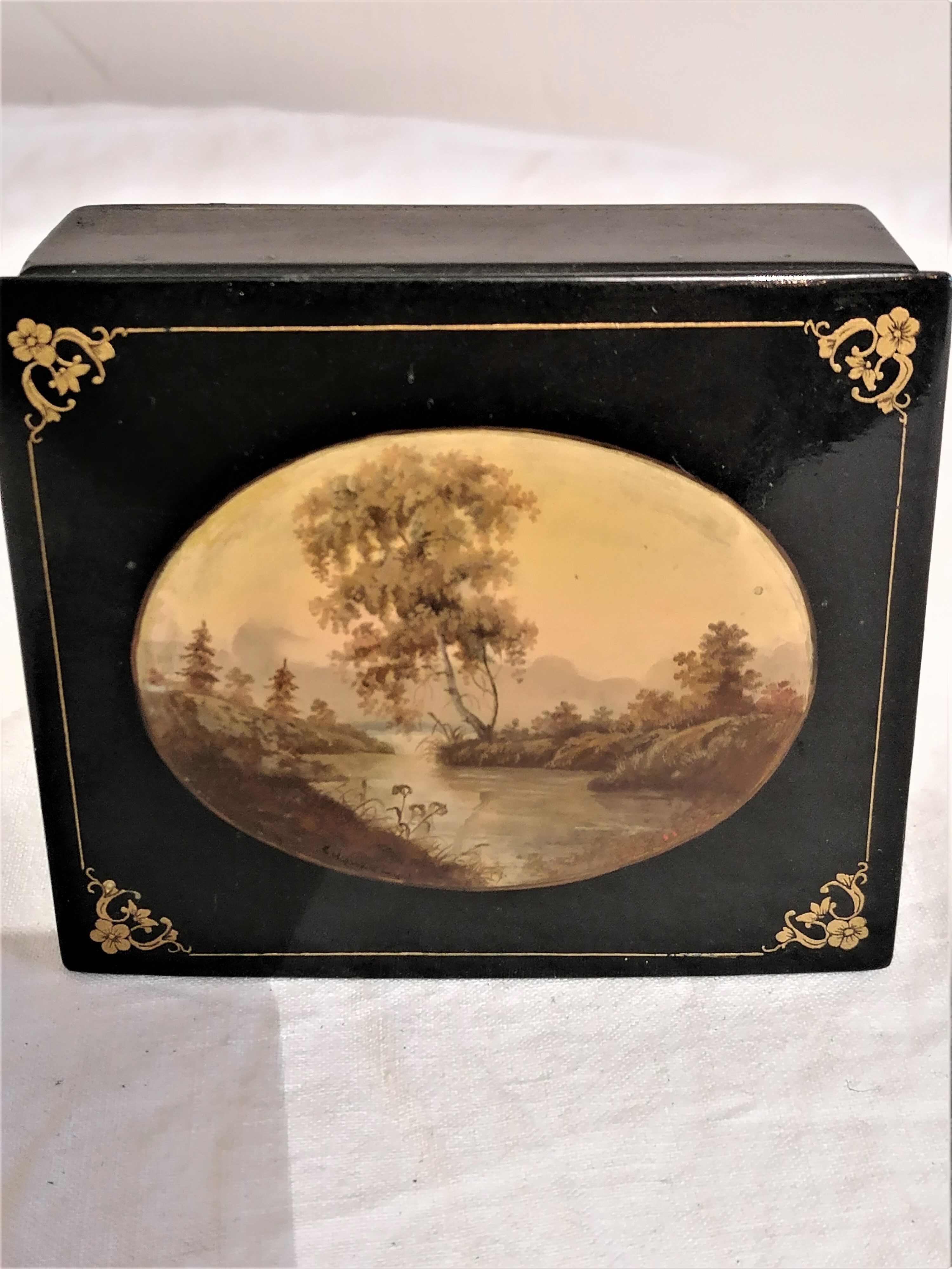 Old box with landscape decoration, School of Fédoskino, Russia