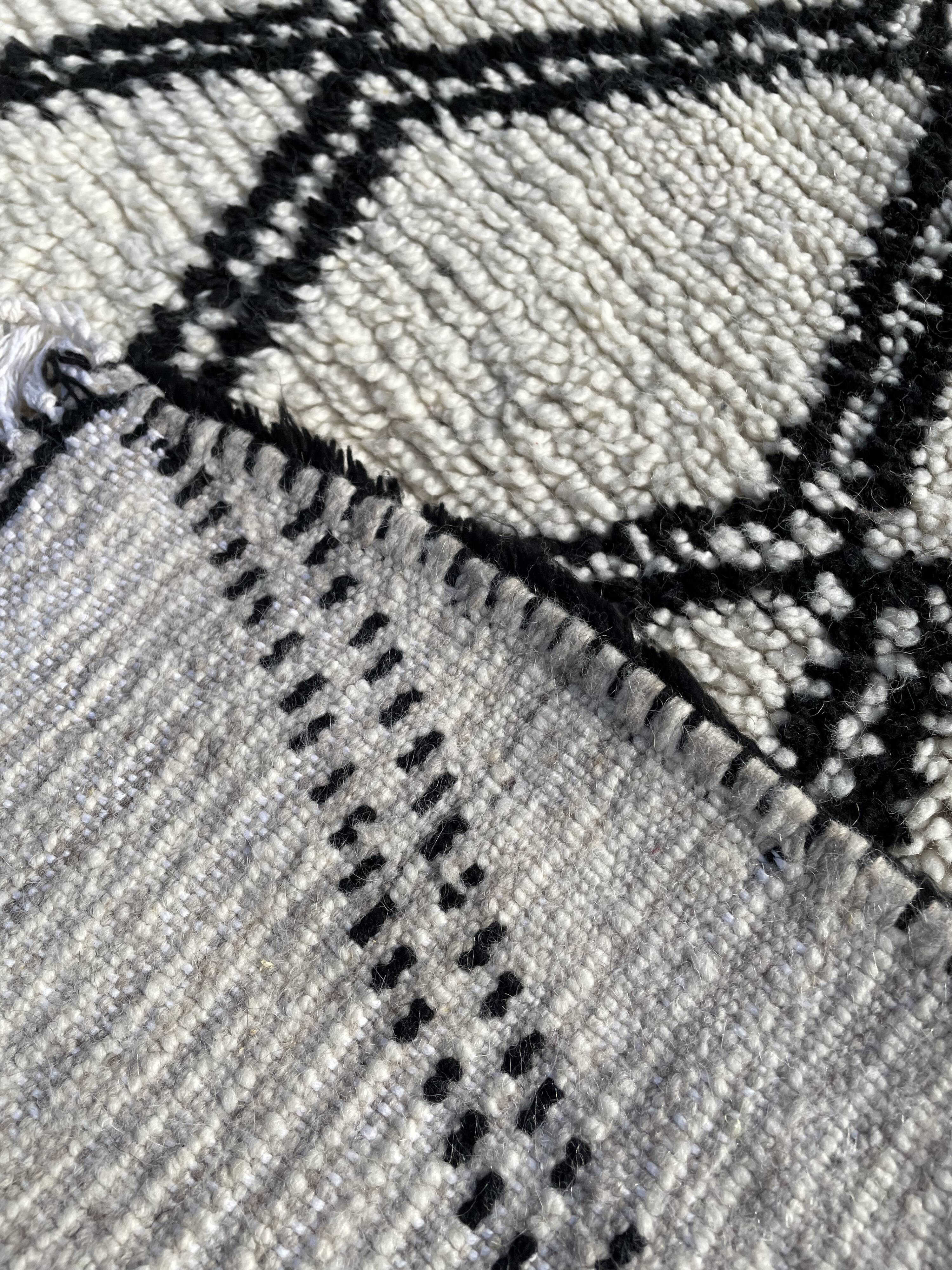 Berber carpet Beni Ouarain 110x250 cm