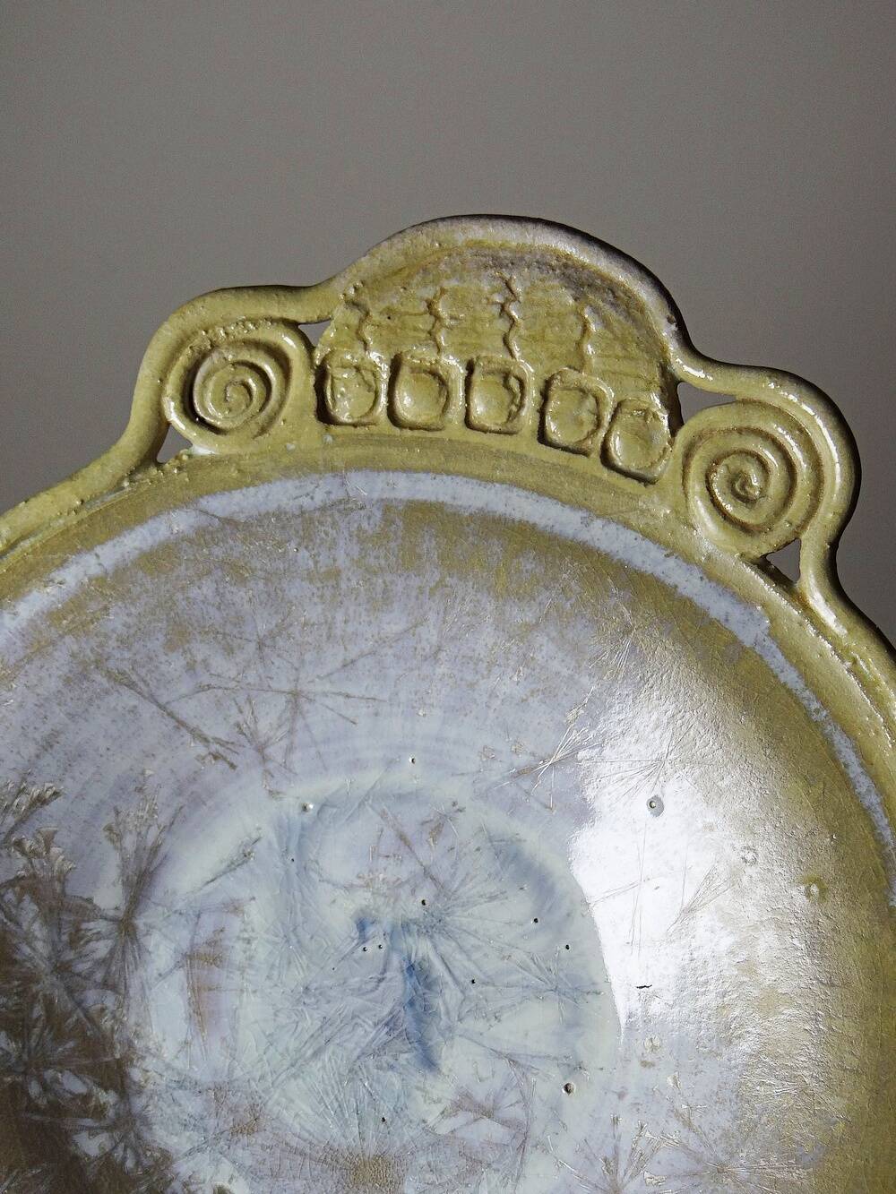 Vintage stoneware pocket bowl with crystalline glazes signed by Françoise Roussel.