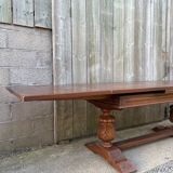 Table de style renaissance espagnole