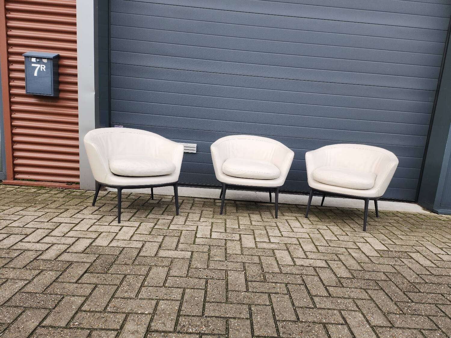 B&B italia Maxalto - (3) Caratos low armchair by Antonio Citterio