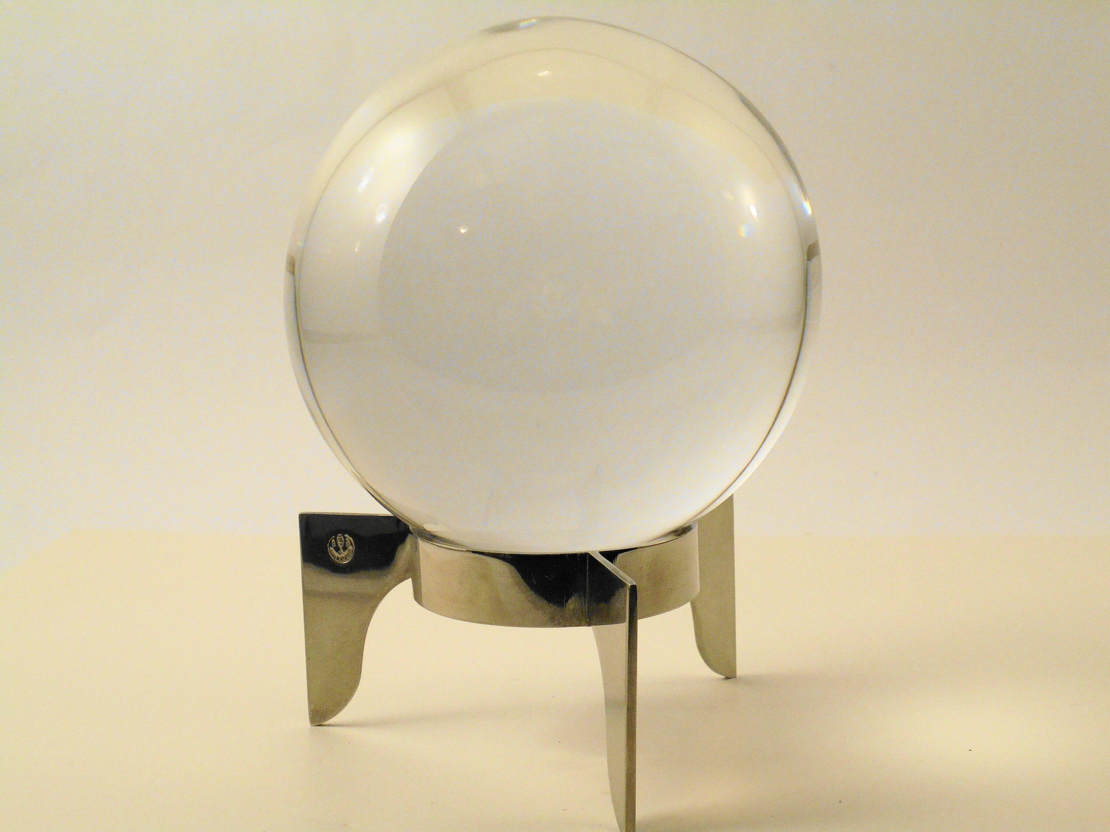Boule de cristal modele Sirius signée Baccarat