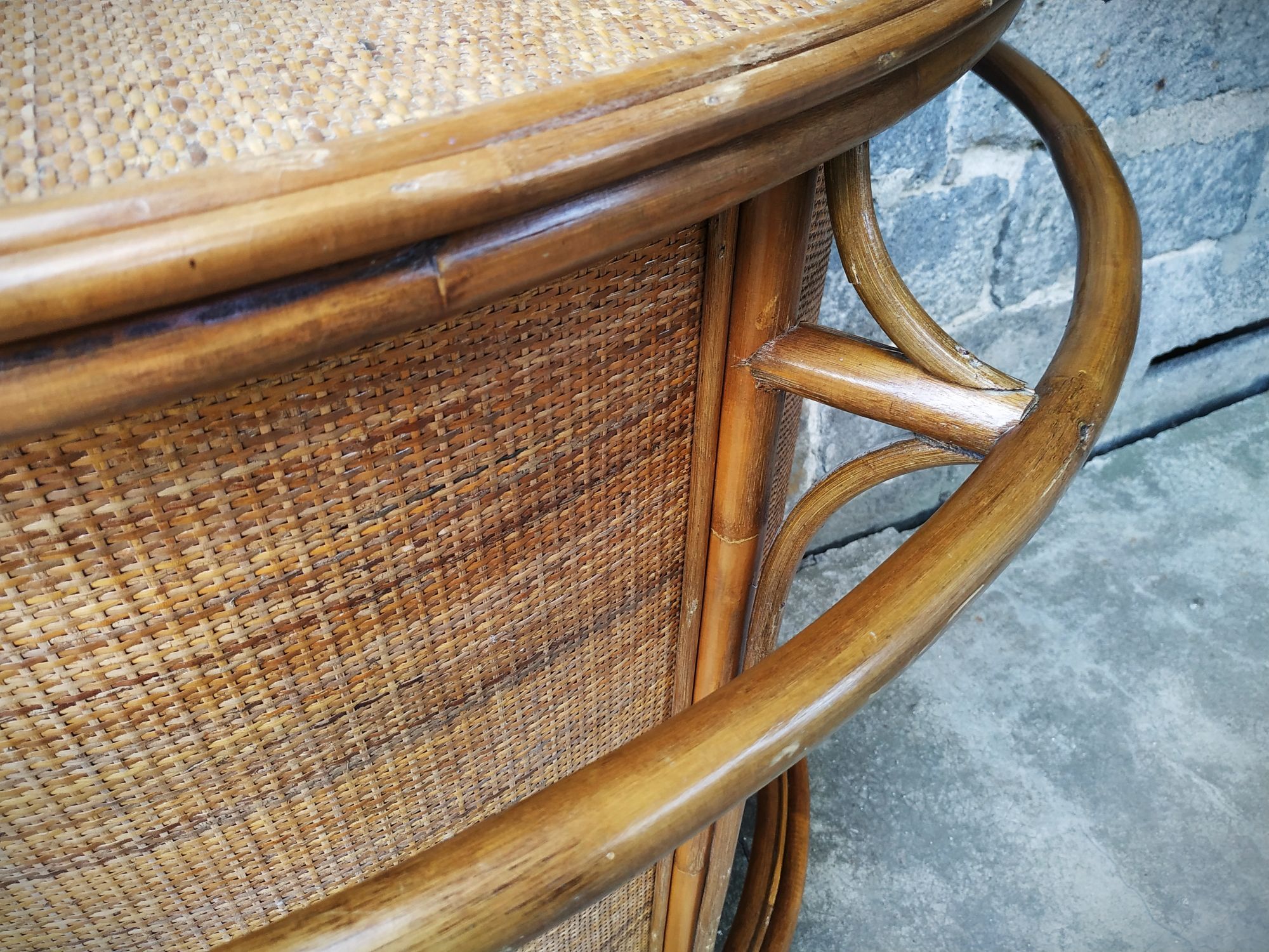Rattan bar