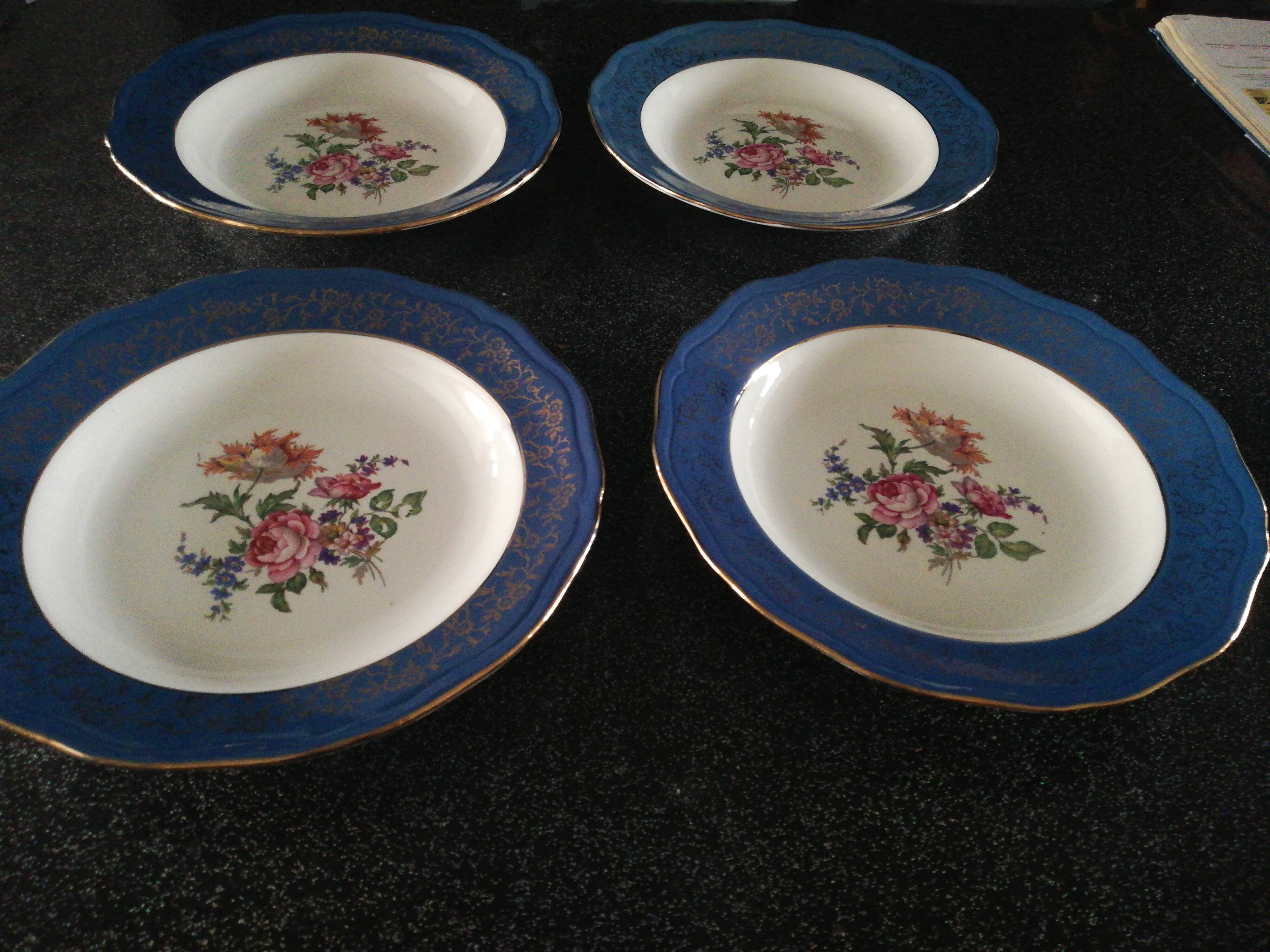 Set of 4 blue l'amandinoise Prestige plates
