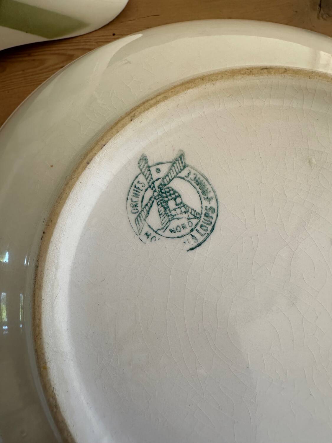 Set of dishes Moulin des loups