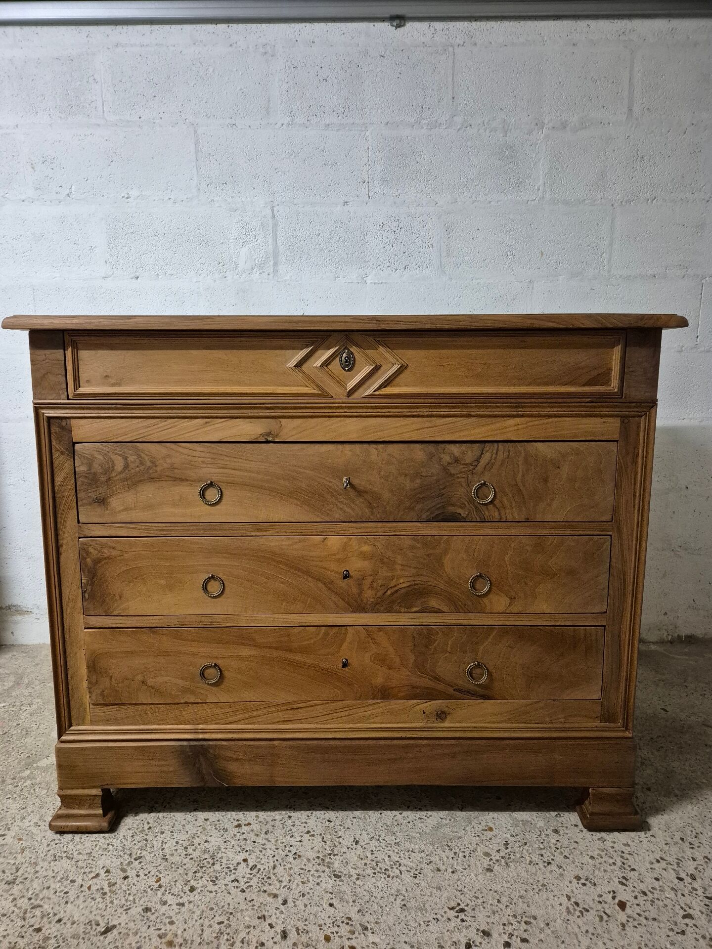 Louis-Philippe chest of drawers in solid walnut