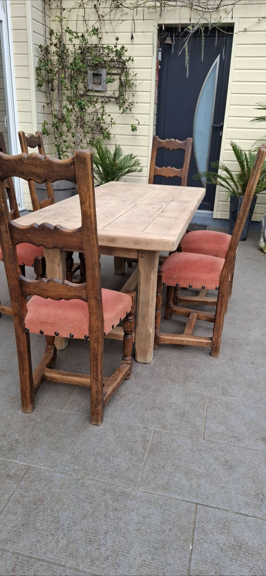 Lot de chaises espagnol