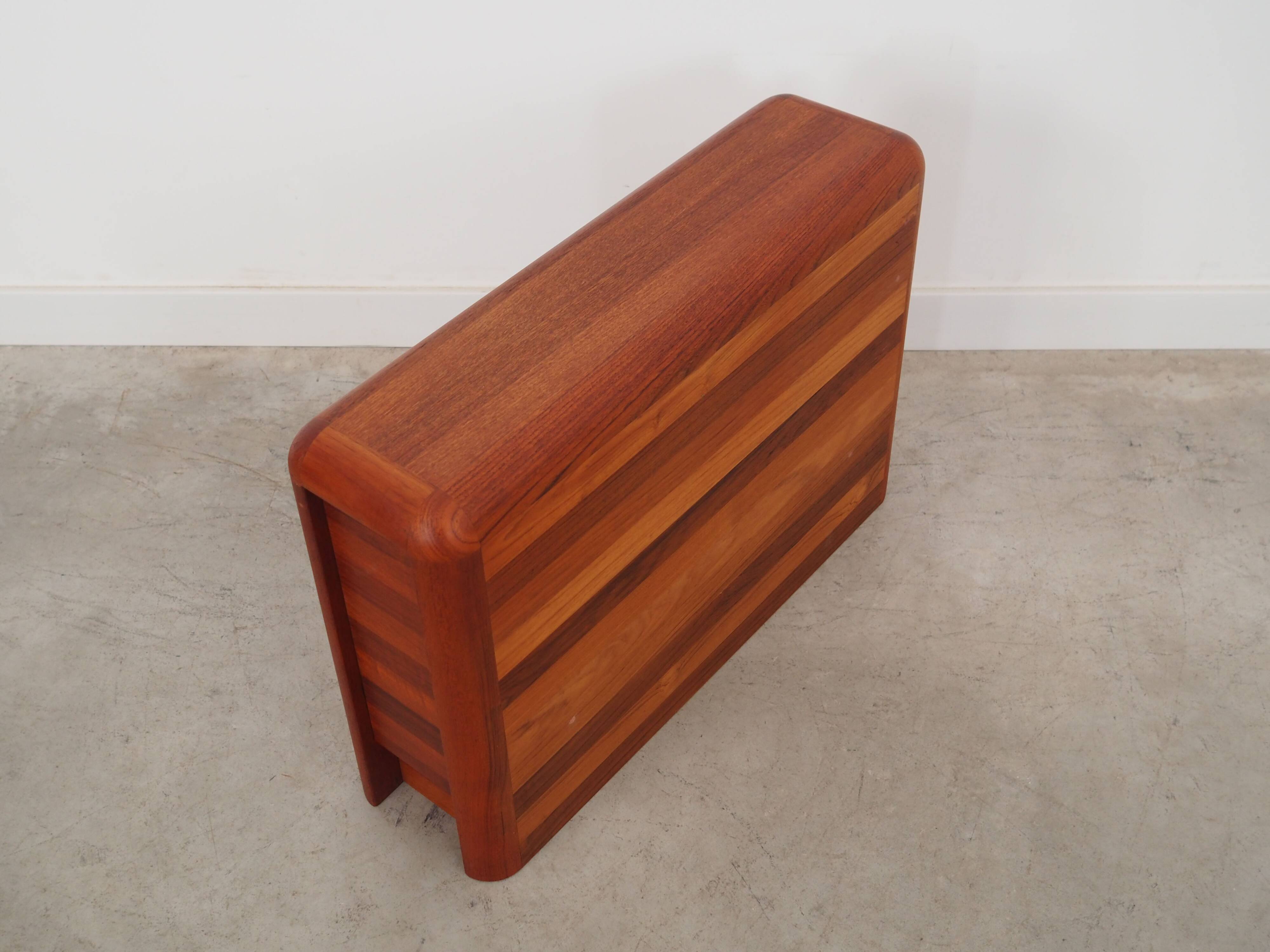 Bar en teck, design danois, années 1970, production : Danemark