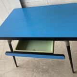 Lafa table in blue Formica