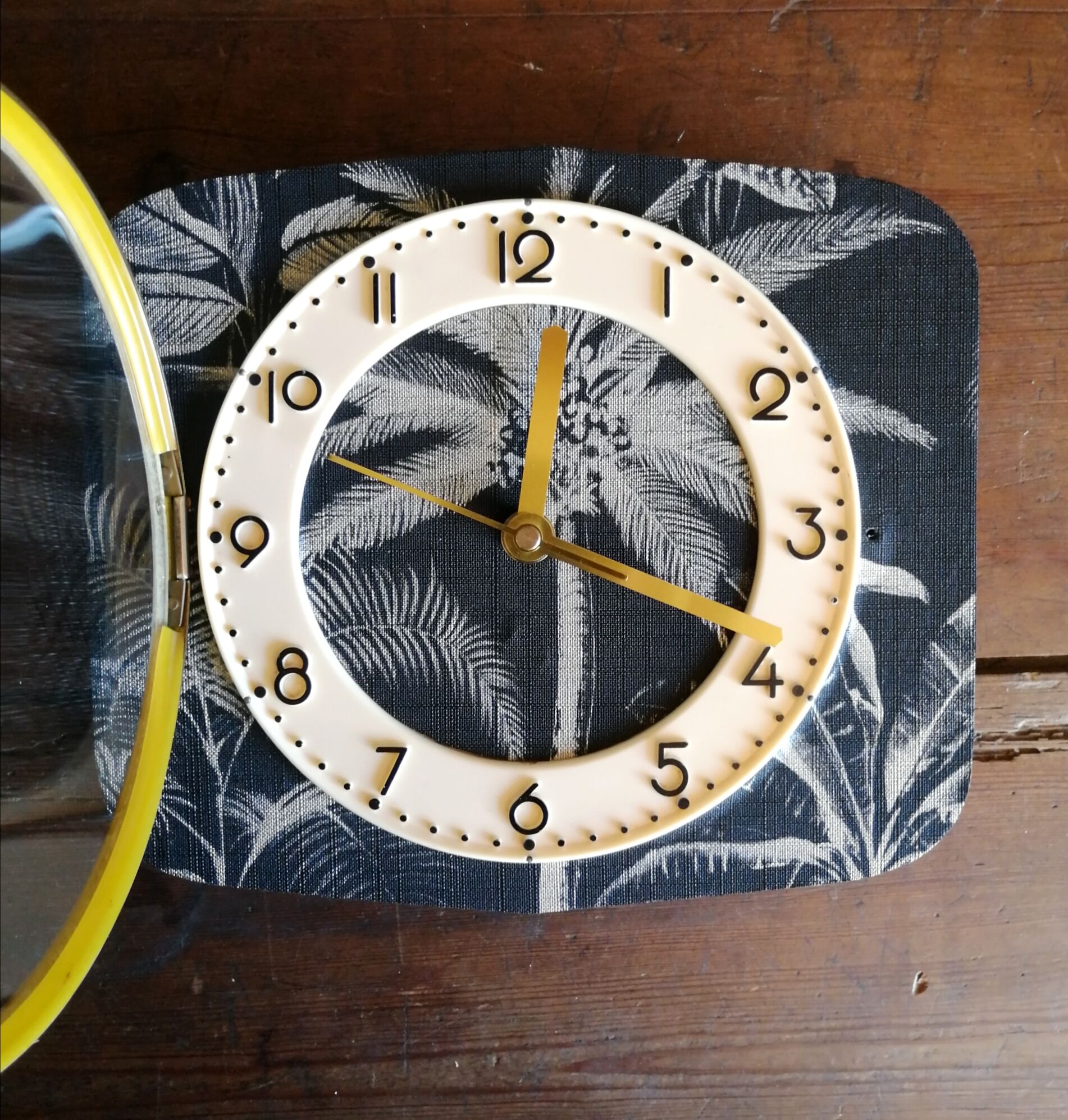 Vintage clock rectangular silent wall clock "palm tree"