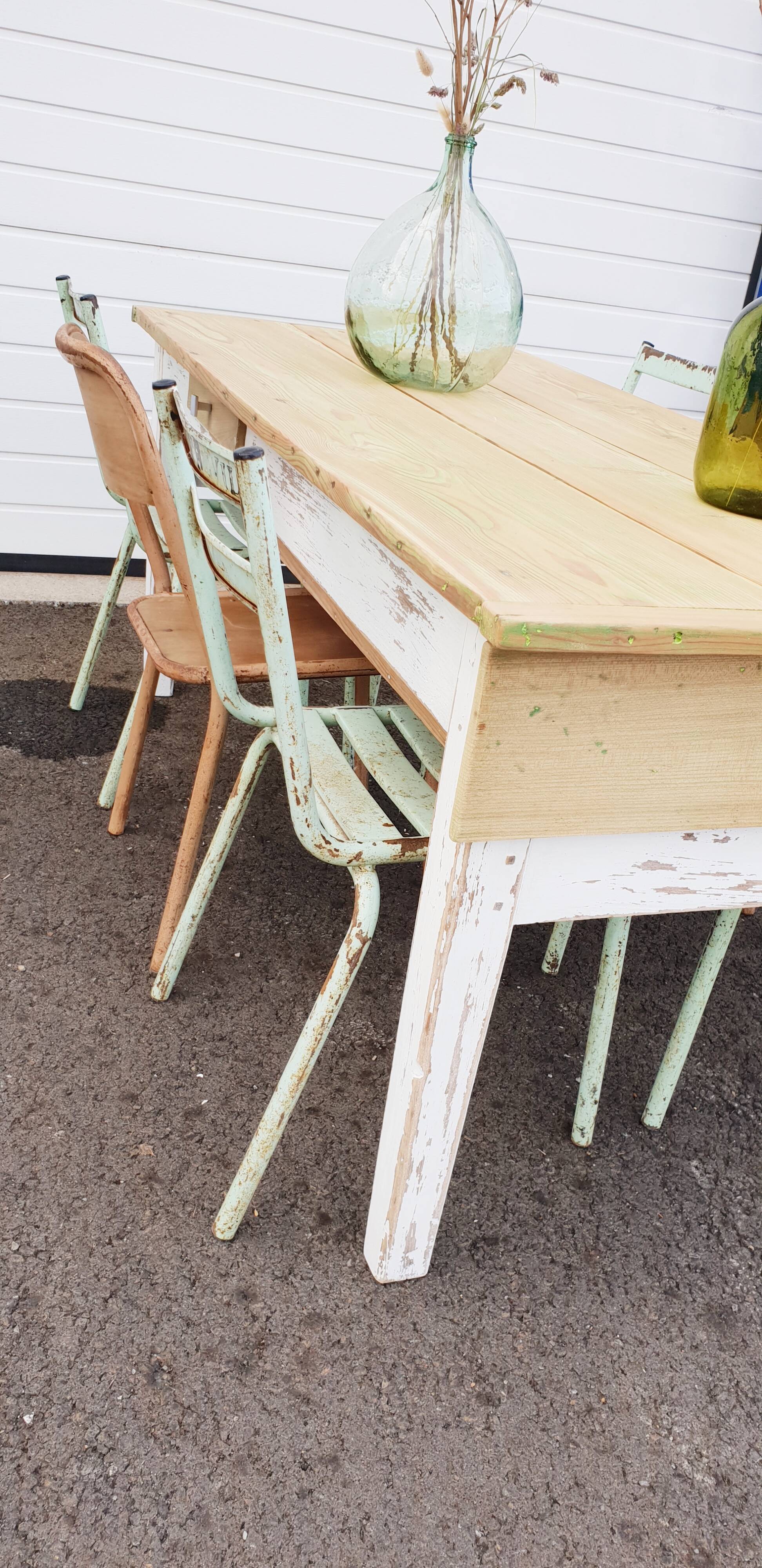 Farm table
