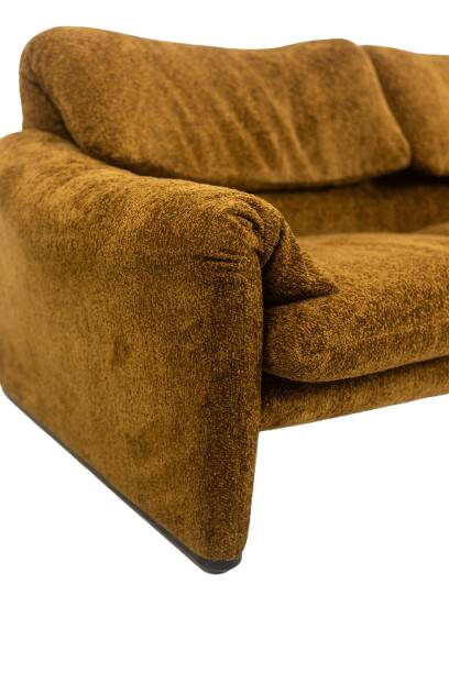 Vico Magistretti. 2-seater sofa, “Maralunga” model. 1970s.