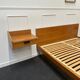 Lit 2 places vintage et tables de nuit