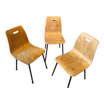 Chaises en bois thermoformé 50/60