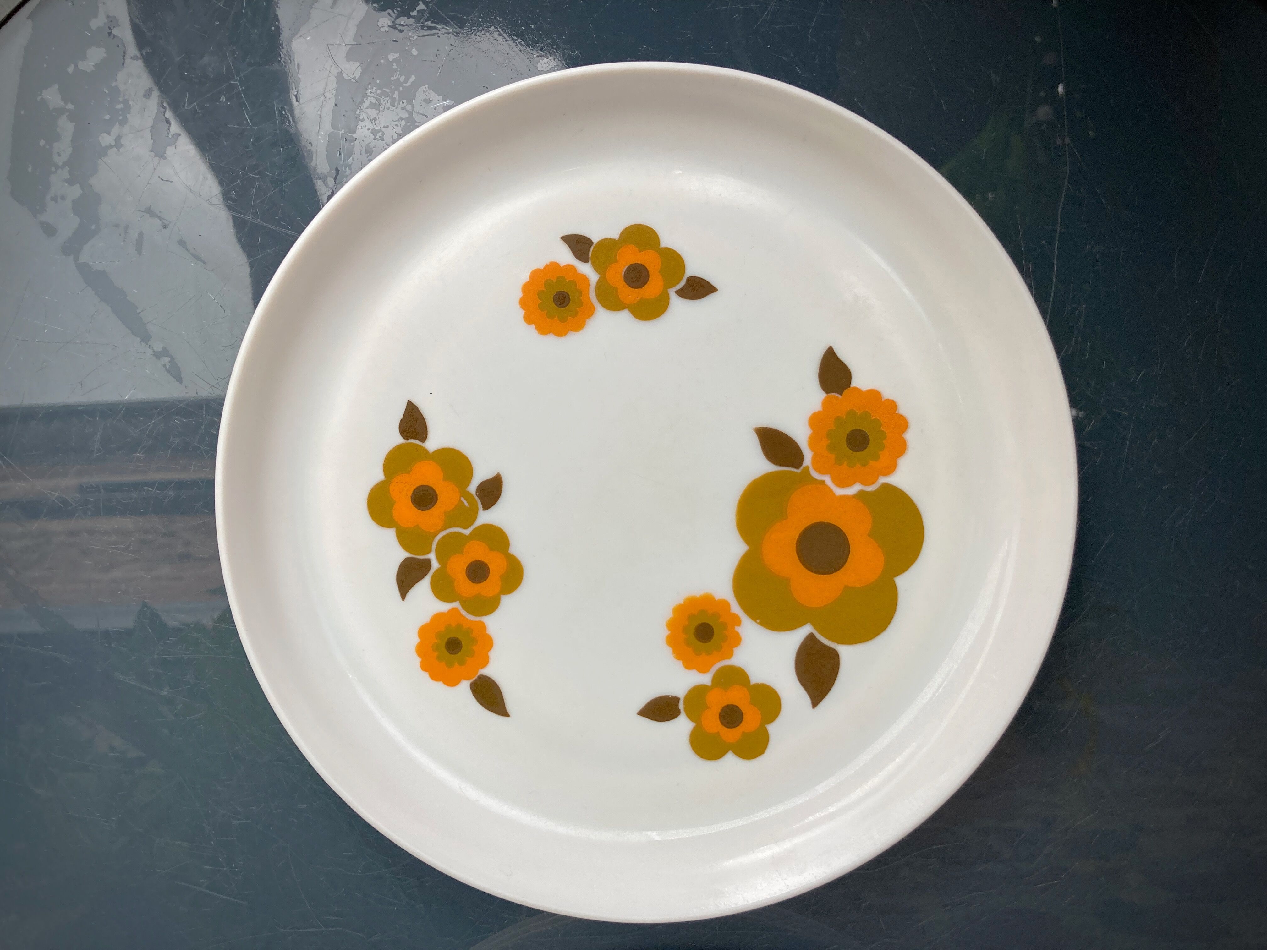 Lotus arcopal 4 vintage plates