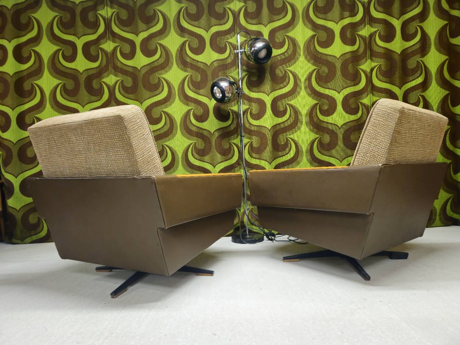 "1970 swivel armchair pair"