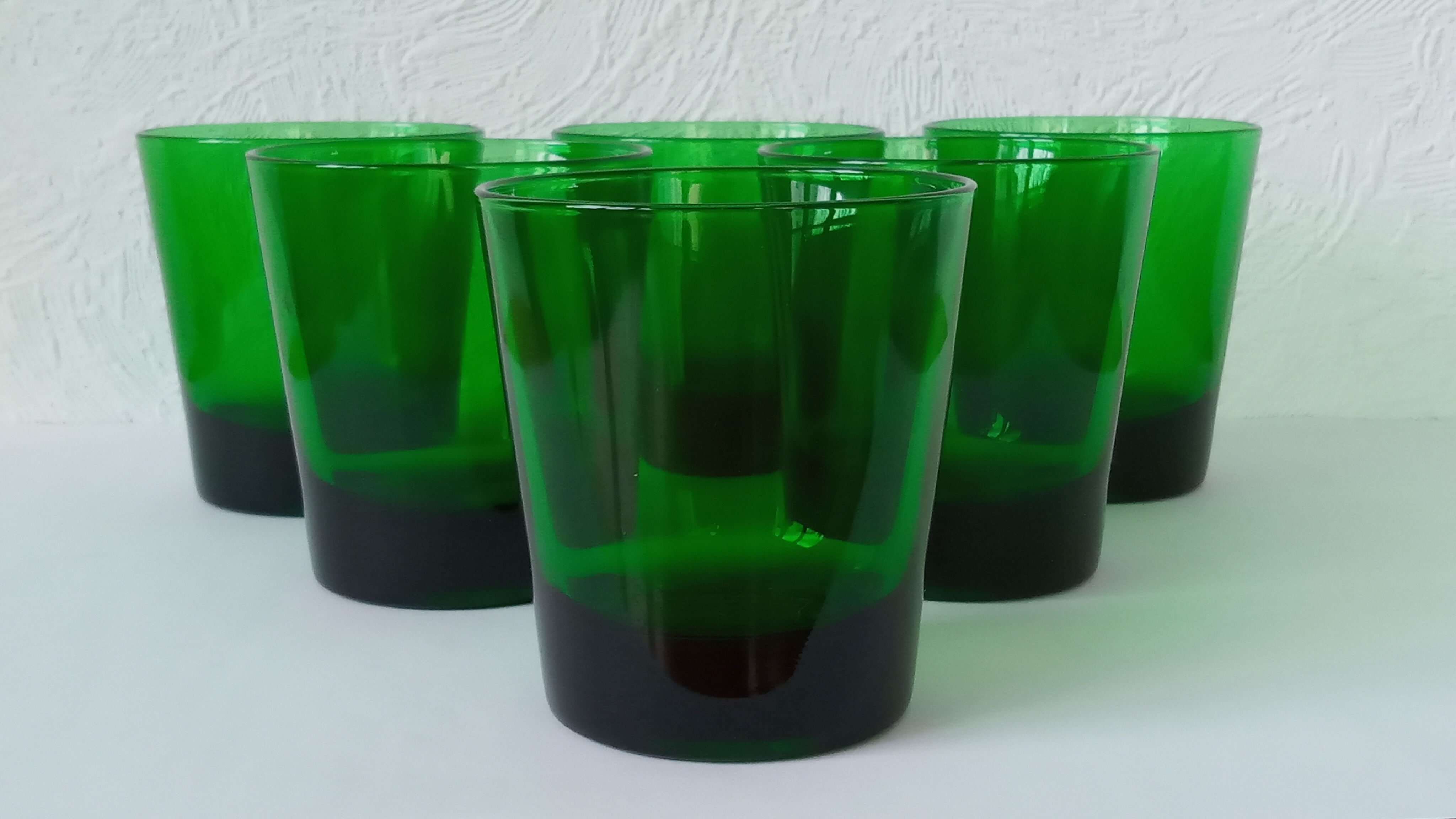 Lot de six verres verts vintage
