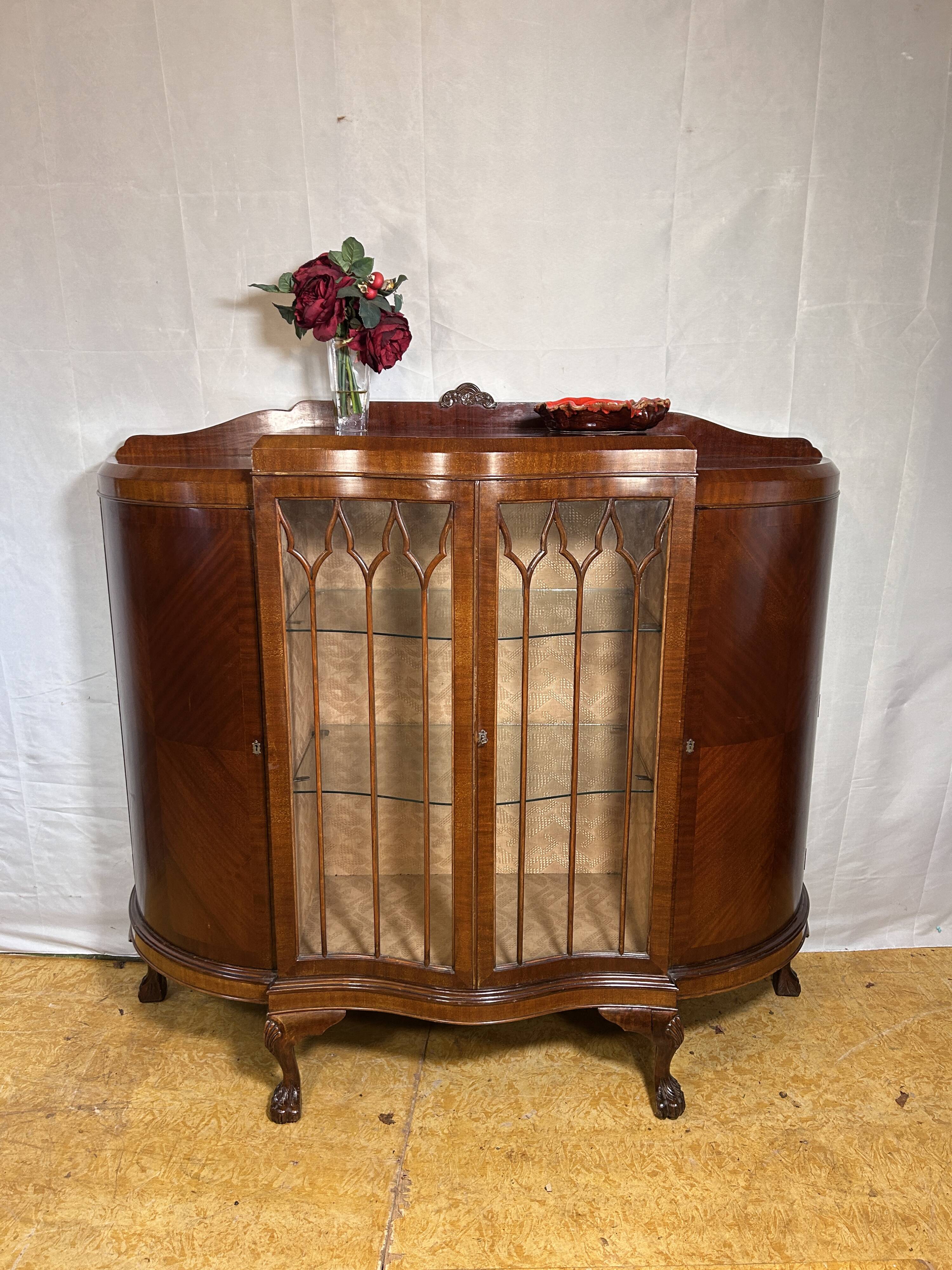 Late Victorian / Early Edwardian Display Cabinet (1880–1900)  A truly charm