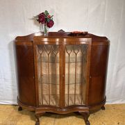 Late Victorian / Early Edwardian Display Cabinet (1880–1900)  A truly charm