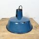 Lampe à suspension industrielle en émail bleu, années 1960