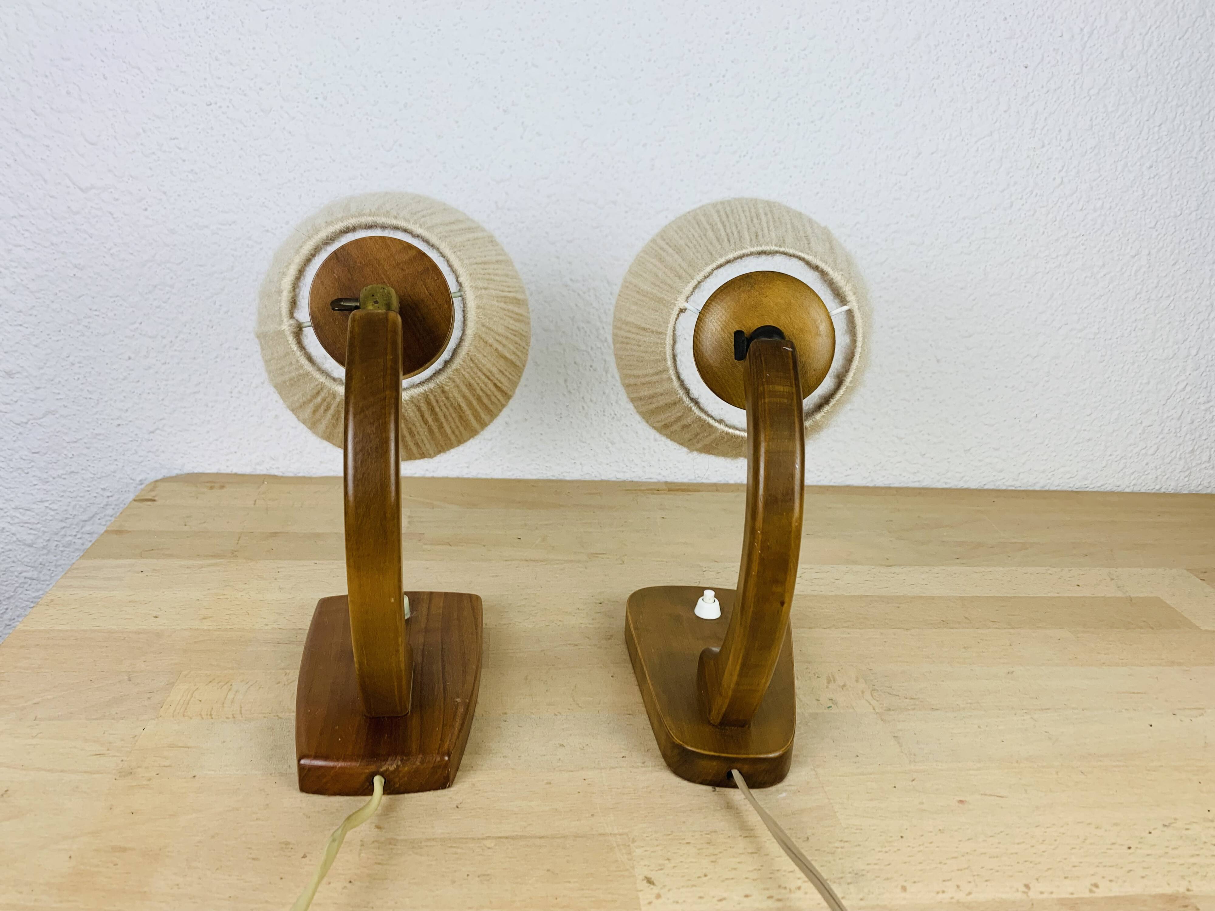 Paire de lampes art déco bois courbé et laine