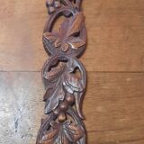 Bas relief leaves