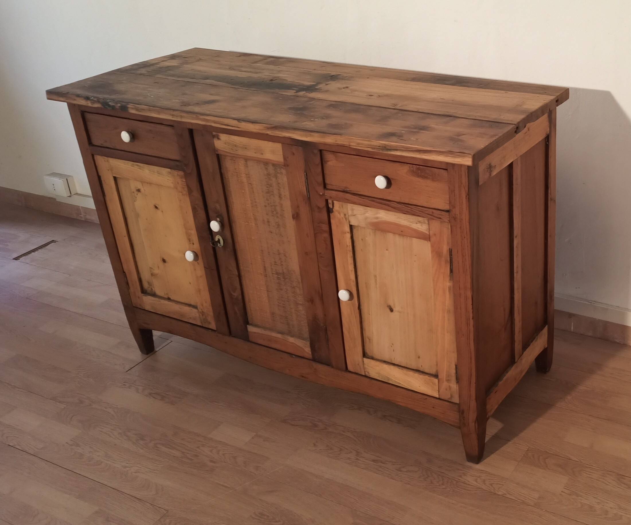 Base de commode en pin de campagne, sud de l'Italie, fin du XIXe siècle